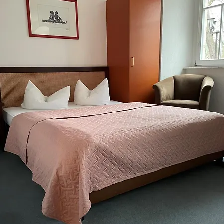 Сasa de vacaciones & Restaurant Schloss Weissenburg