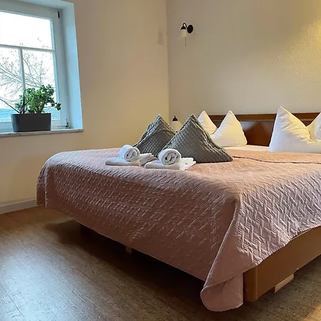 & Restaurant Schloss Weissenburg Uhlstädt