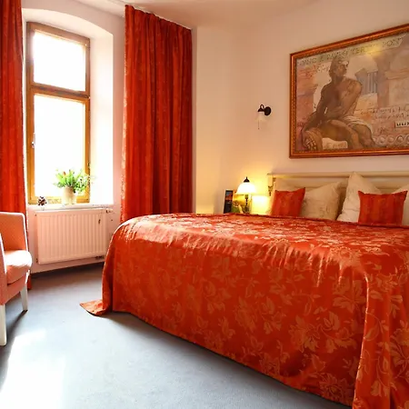 & Restaurant Schloss Weissenburg * Uhlstädt